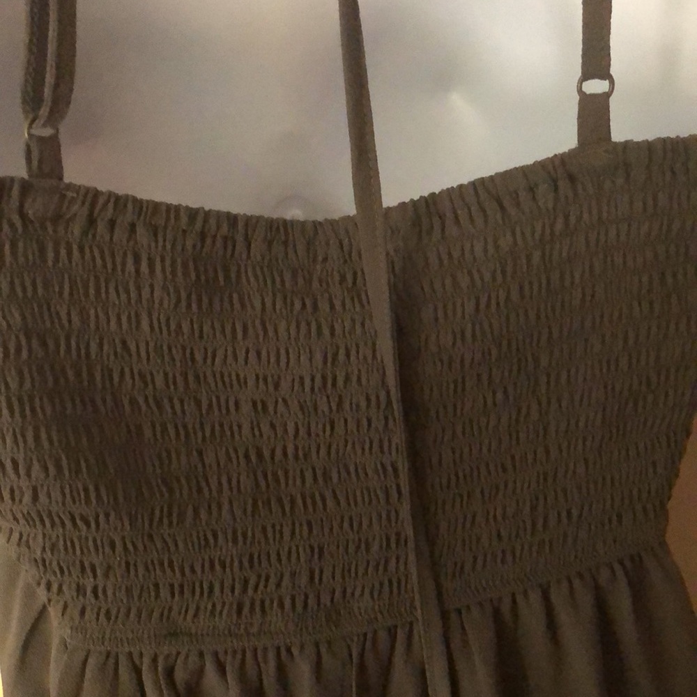 π«SOLDπ«NWT Olive Pant Suit/matching Scrunchie π - Picture 9 of 12